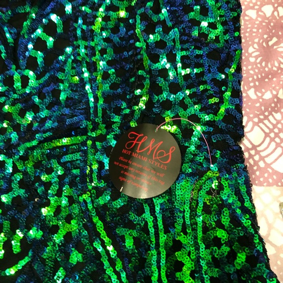 Large sequin green off the shoulder dress - Picture 2 of 2